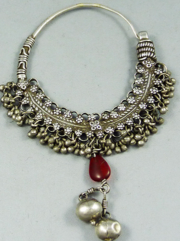 “बालियां: श्रृंगार और आभूषण की अनोखी कहानी”