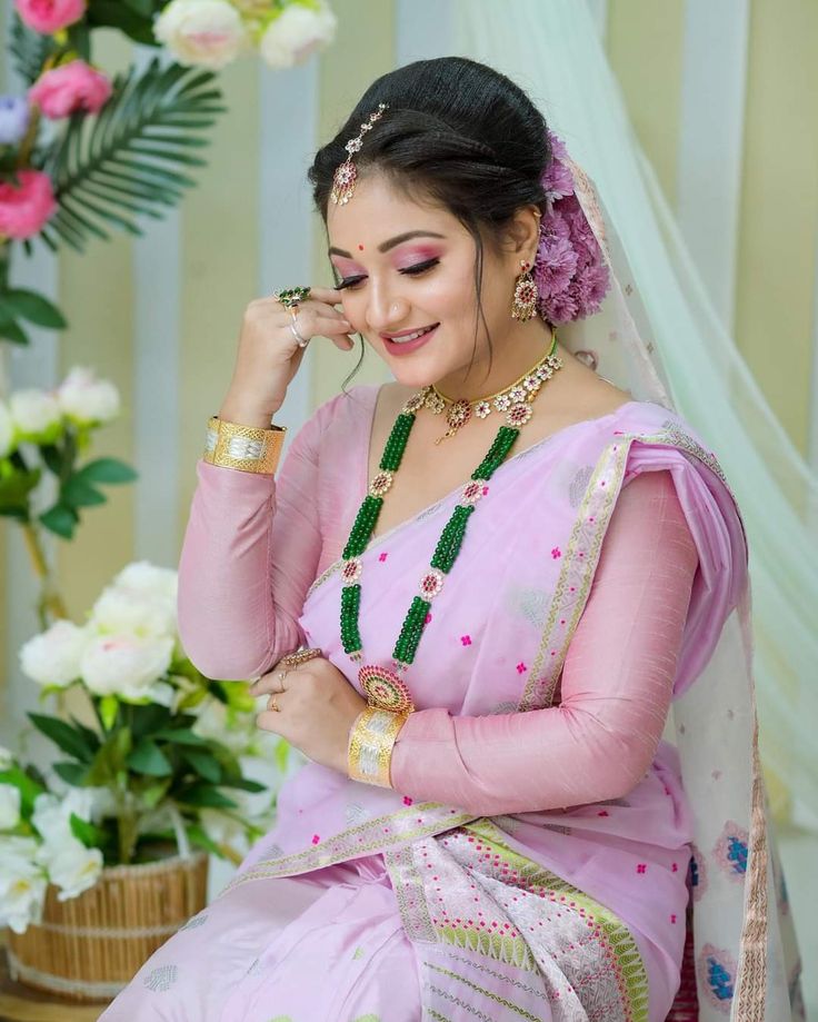 टीका “7 Fascinating Facts About Tika Pata – The Sacred Assamese Forehead Ornament Every Bride Cherishes”