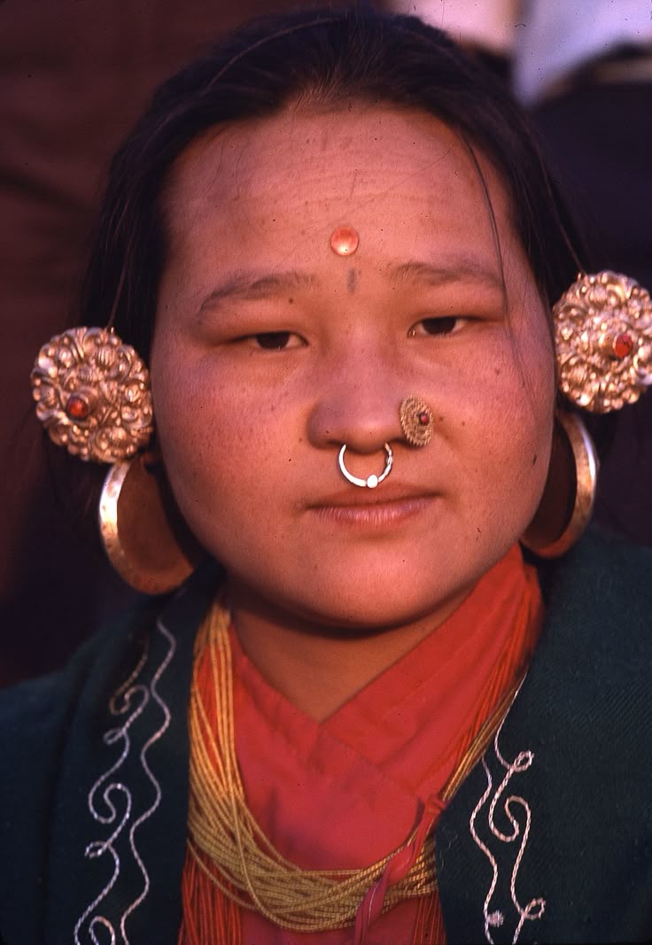 येन्चो “Top 7 Fascinating Facts About Yencho Earrings from Sikkim’s Bhutia Heritage”