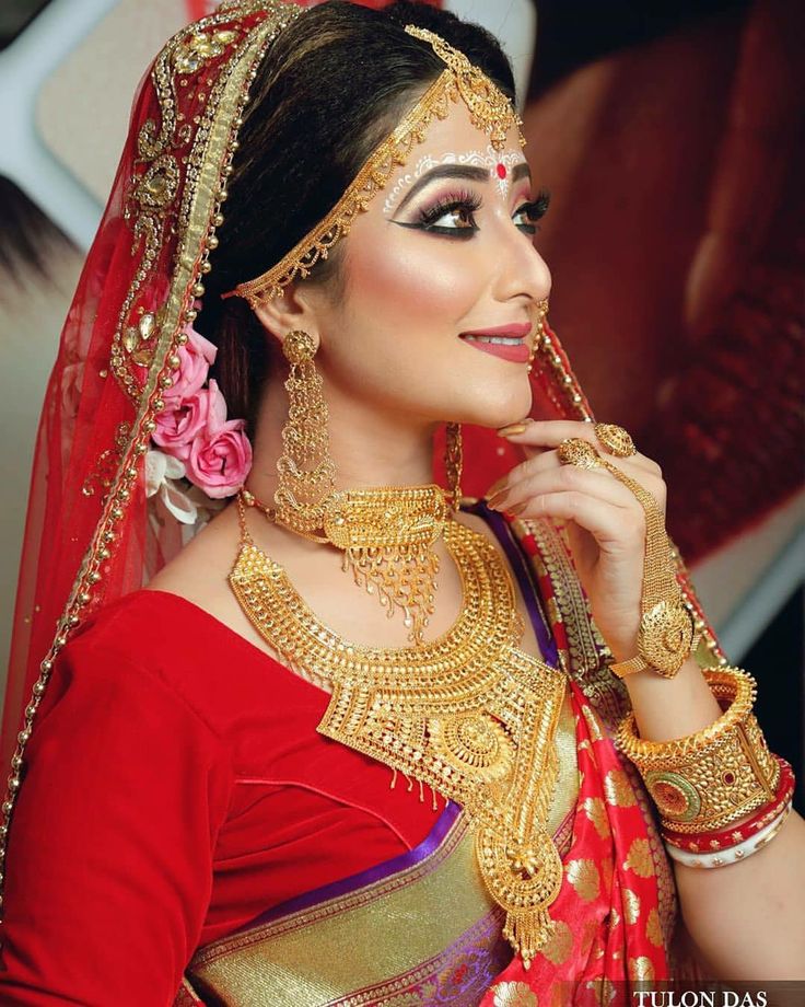 Wristlet “10 Stunning Reasons Why the Bengali Wristlet is the Most Elegant Fusion of Tradition and Modern Grace”