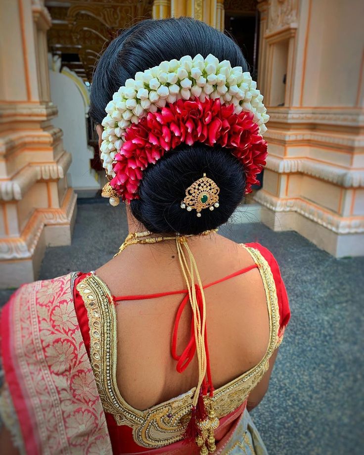 Clip “10 Fascinating Facts About the Golden Bengali Hair Clip That Symbolizes Royal Elegance