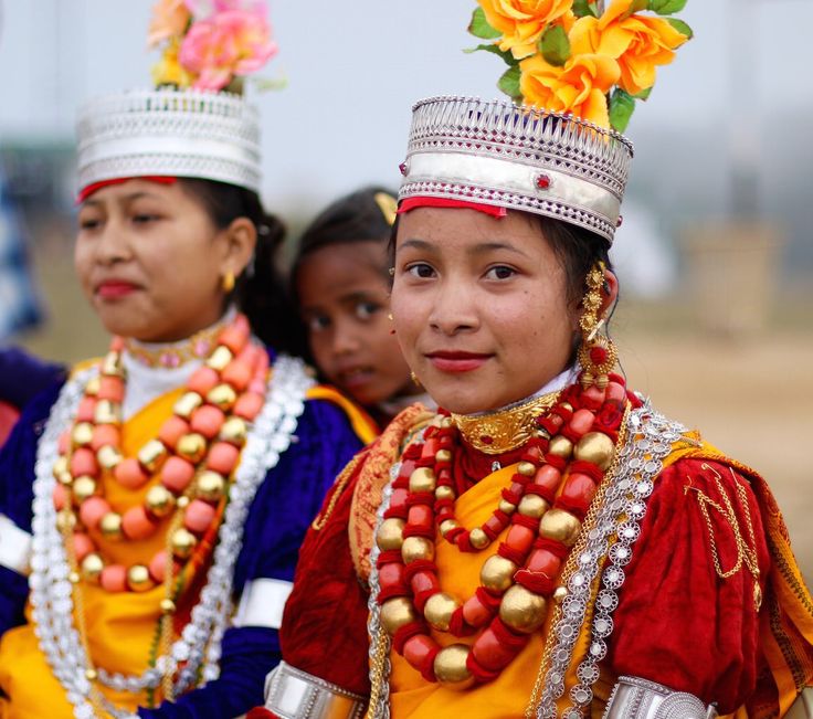 ताज “Taj of Meghalaya: 7 Fascinating Facts About the Silver Arm Ornament That Redefines Tradition”