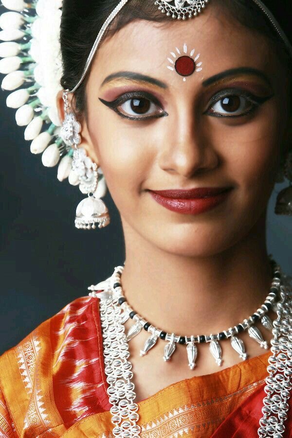 Kaan 1. “10 Stunning Reasons Odissi Dance Earrings (Kaan/Kapa) Are the Most Beautiful Traditional Ornaments”